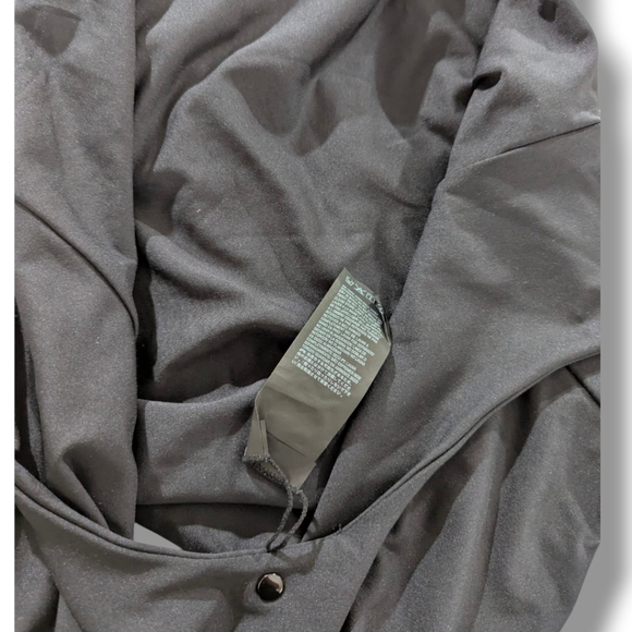 NWOT Volcom BLACK Plunging Open Back One Piece Swimsuit Sz. XXL - Picture 8 of 9